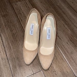 Jimmy Choo, Tan suede pumps